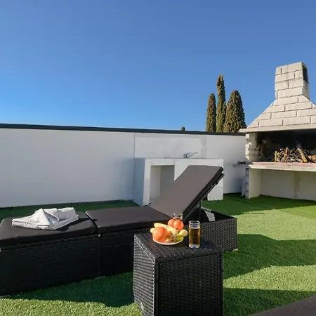 Guest house Complex White