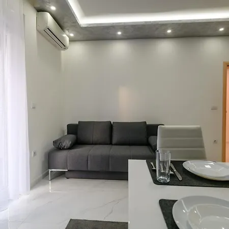 Guest house Complex White *