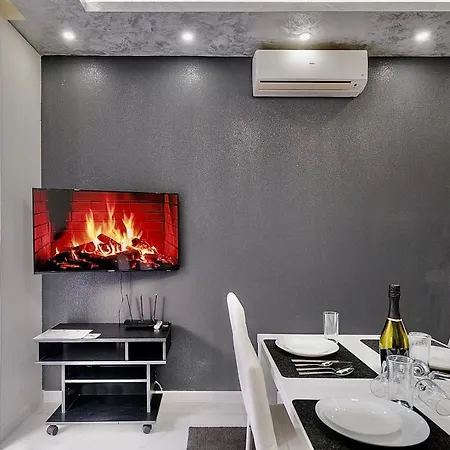 Complex White 3* Pula