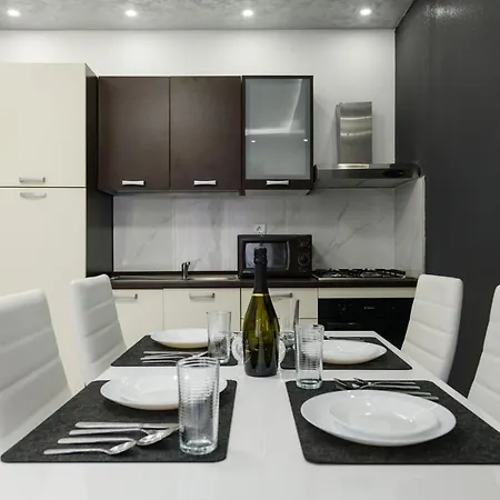 Guest house Complex White *