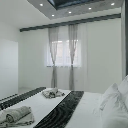 Guest house Complex White *