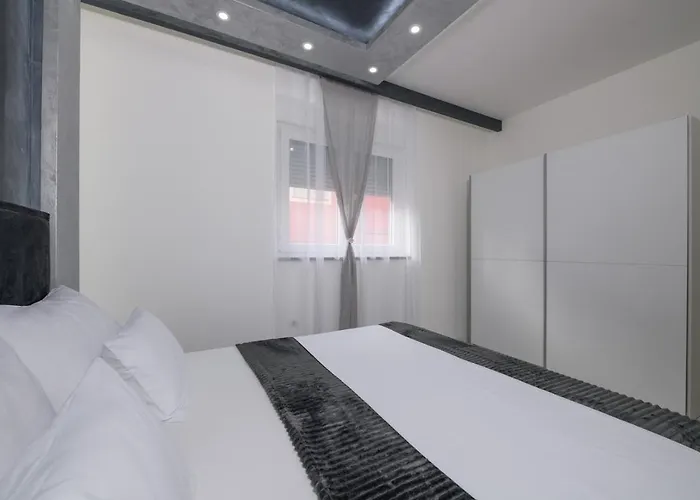 Complex White 普拉