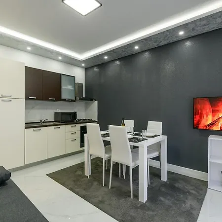 Pensjonat Complex White 2*