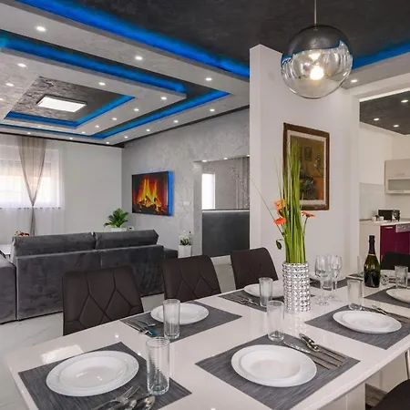 Pensión Complex White Pula