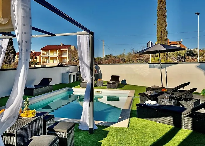 Complex White Maison d'hôtes Pula