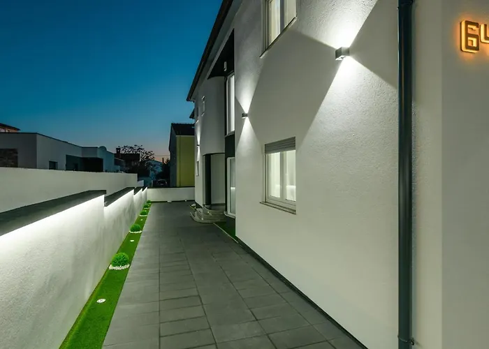 Gæstehus Complex White