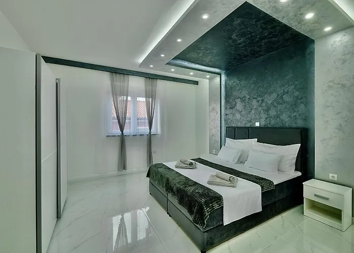 Pensión Complex White Pula