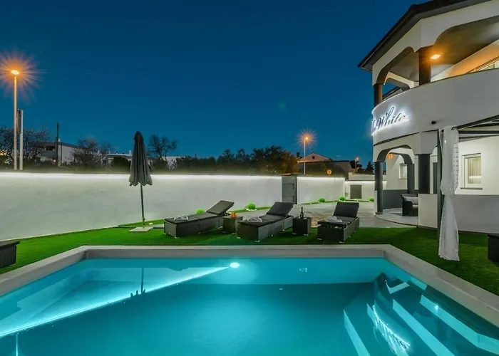 Complex White Maison d'hôtes 3*