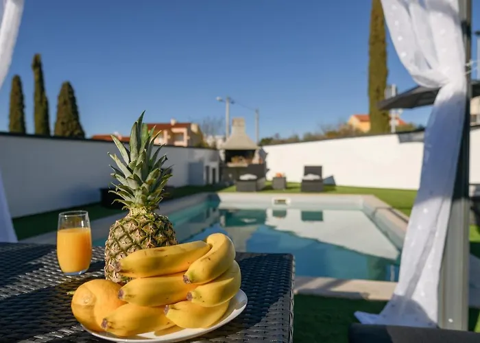 Pensión Complex White