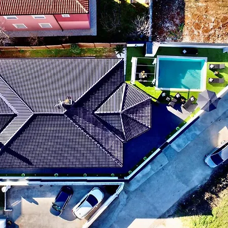 Complex White 3* Πούλα