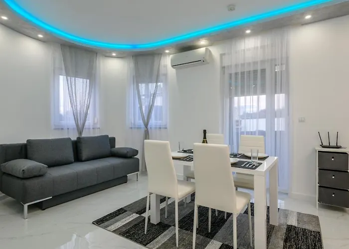 Complex White Vendégház Póla