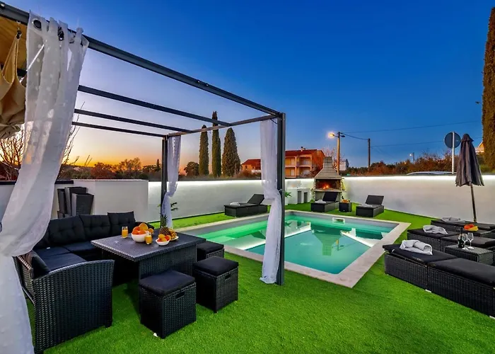 Vendégház Complex White 3*