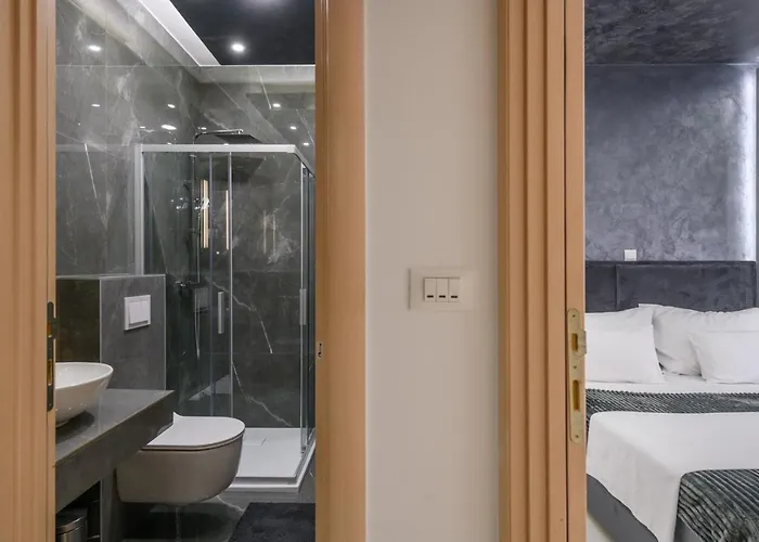 Complex White 3* Pula