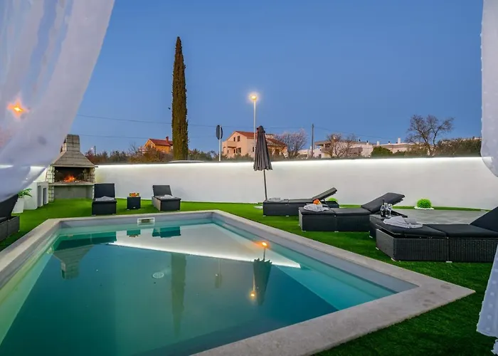 Complex White Vendégház 3*