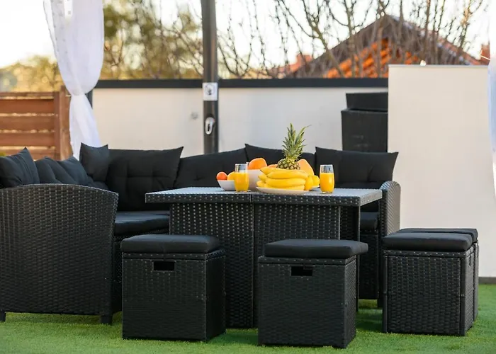 Vendégház Complex White Póla