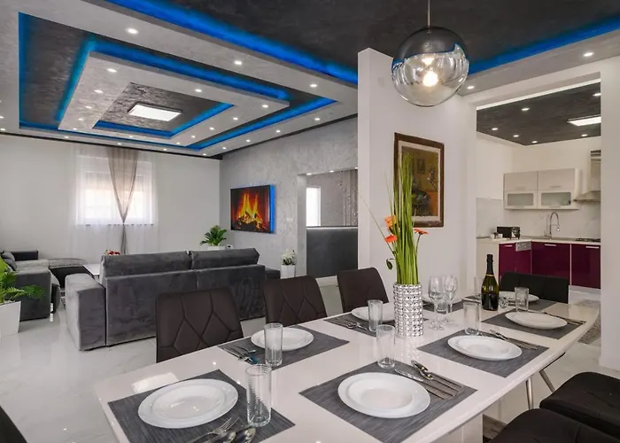 Vendégház Complex White Póla